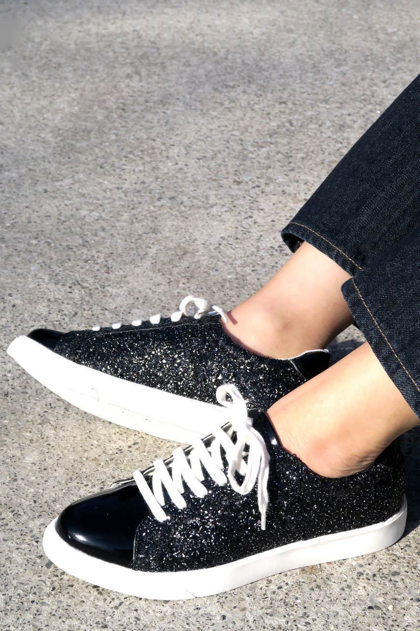 【エスメラルダ/Esmeralda】の【MIO NOTIS】グリッターレースアップスニーカー 人気、トレンドファッション・服の通販 founy(ファニー) 　ファッション　Fashion　レディースファッション　Fashion for Women　クール　Cool, Chic　グリッター　Glitter, Sparkle　コンビ　Combo, Combination Style　シルバー　Silver, Metallic Silver　スニーカー　Sneakers, Trainers　定番　Standard, Basic Item　other-6|ID: prp329100000012613 ipo3291000000036043960