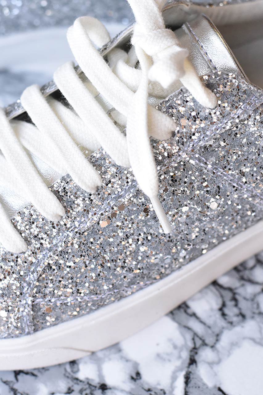 【エスメラルダ/Esmeralda】の【MIO NOTIS】グリッターレースアップスニーカー 人気、トレンドファッション・服の通販 founy(ファニー) ファッション Fashion レディースファッション Fashion for Women クール Cool, Chic グリッター Glitter, Sparkle コンビ Combo, Combination Style シルバー Silver, Metallic Silver スニーカー Sneakers, Trainers 定番 Standard, Basic Item other-6|ID: prp329100000012613 ipo3291000000036169198