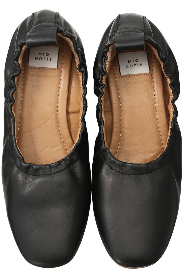 【エスメラルダ/Esmeralda】の【mio notis】ギャザースクエアパンプス インテリア・キッズ・メンズ・レディースファッション・服の通販 founy(ファニー) https://founy.com/ ファッション Fashion レディースファッション Fashion for Women ギャザー Gathered, Ruffled フィット Fit, Slim Fit フェミニン Feminine, Girly フラット Flat, Flat Shoes フレア Flare, Flared リラックス Relax, Relaxed Fit |ID: prp329100000012629 ipo3291000000032773885