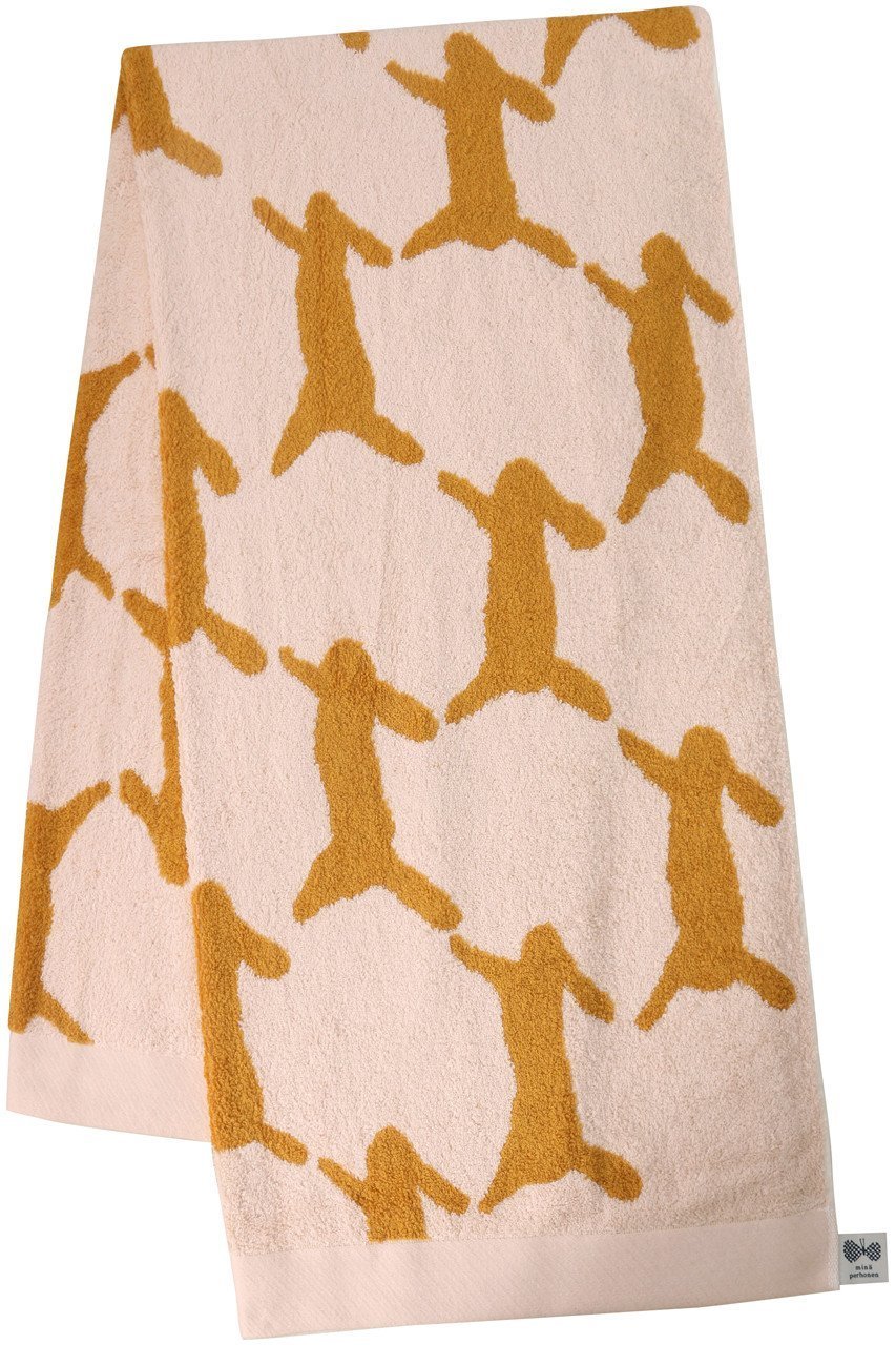 【ミナ ペルホネン/mina perhonen / GOODS】のrun run run タオル大 インテリア・キッズ・メンズ・レディースファッション・服の通販 founy(ファニー) 　おすすめ　Recommended / Our Picks　タオル　Towel, Bath Towel　定番　Standard, Basic Item　ライトピンク|ID: prp329100000015154 ipo3291000000036193229