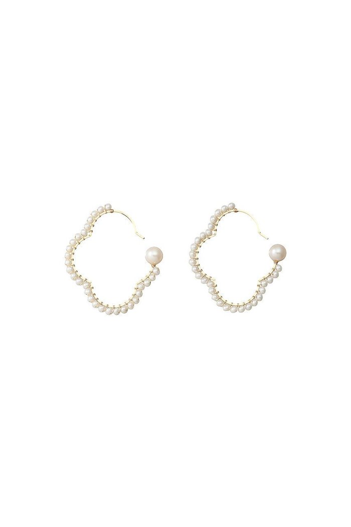 【ナチュラリジュエリ/NATURALI JEWELRY】の【ELLE SHOP限定】オーバルフラワー巻フープ パールピアス インテリア・キッズ・メンズ・レディースファッション・服の通販 founy(ファニー) https://founy.com/ ファッション Fashion レディースファッション WOMEN ジュエリー Jewelry リング Rings イヤリング Earrings イヤリング Earrings オケージョン Occasion オーバル Oval パール Pearl フラワー Flower フープ Hoop エレガント 上品 Elegant |ID: prp329100000025949 ipo3291000000030802425