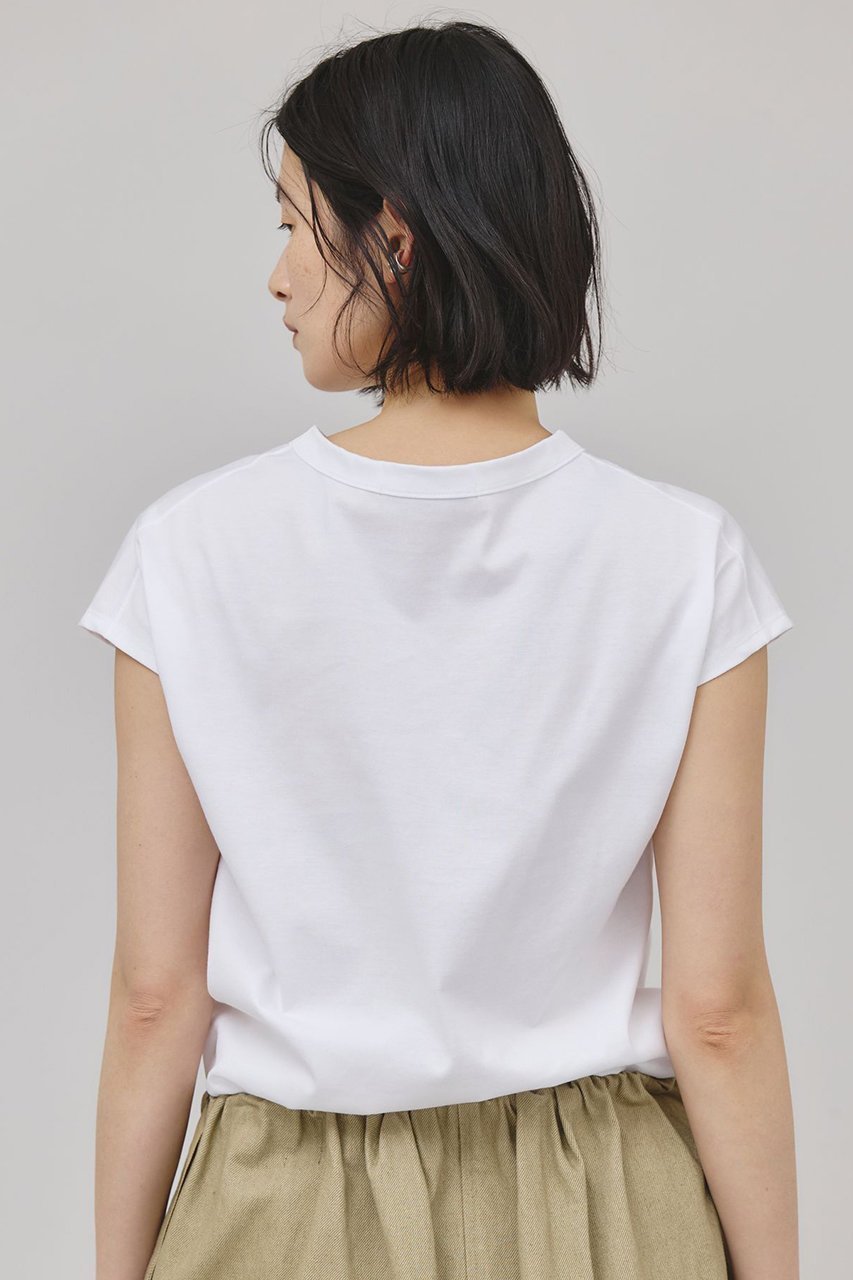 【カレンソロジー/Curensology】のノースリーブプルオーバー 人気、トレンドファッション・服の通販 founy(ファニー) ファッション Fashion レディースファッション Fashion for Women トップス・カットソー Cut & Sew Tops キャミソール&ノースリーブ Camisoles & Sleeveless Tops シャツ・ブラウス・オフィスカジュアル Elegant Blouses & Button-Ups ロングTシャツ・Tシャツ Longline T-Shirts & Tees カジュアルプルオーバー・ニットトップス Pullovers & Knit Tops / Casual Pullovers カットソー・ベーシックTシャツ Cut-and-Sewn Tops / Stretch Tees & Basics ショート Short, Short Length シンプル Simple, Minimal スリーブ Sleeve, Long Sleeve / Short Sleeve ドロップ Drop Shoulder, Dropped Style ノースリーブ Sleeveless, No-Sleeve 定番 Standard, Basic Item other-3|ID: prp329100000037057 ipo3291000000033654693