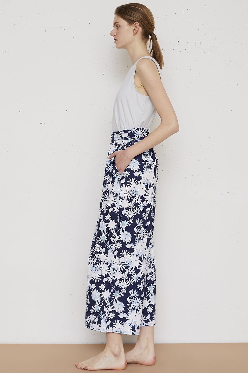 【ジュリエ/Julier】のshine flower printギャザーパンツ 人気、トレンドファッション・服の通販 founy(ファニー) 　ファッション　Fashion　レディースファッション　WOMEN　パンツ　Pants　スポーツウェア　Sportswear　スポーツ パンツ　Sports Pants　ギャザー　Gather　ストレッチ　Stretch　スポーツ　Sports　ファブリック　Fabric　フラワー　Flower　プリント　Print　ヨガ　Yoga　リラックス　Relax　レギンス　Leggings　ワイド　Wide　定番　Standard　other-6|ID: prp329100000044560 ipo3291000000031436625