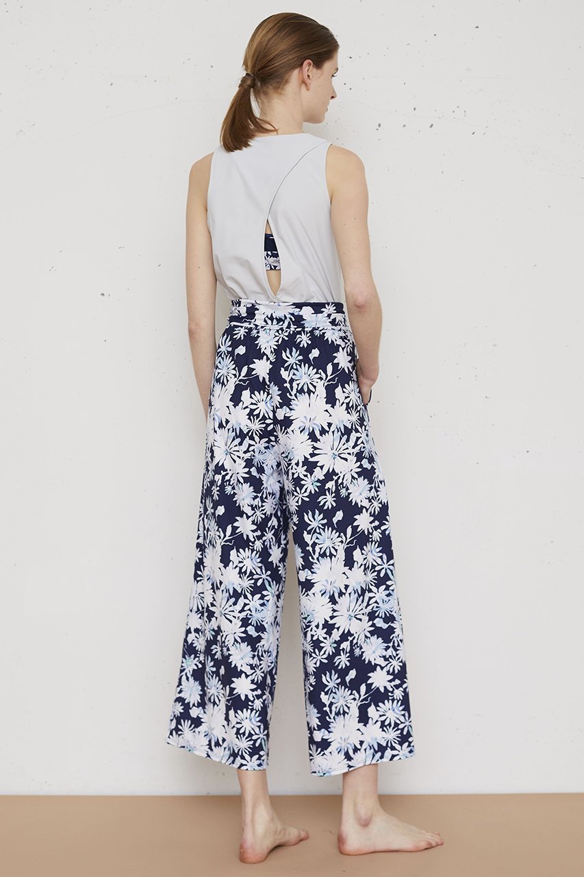 【ジュリエ/Julier】のshine flower printギャザーパンツ 人気、トレンドファッション・服の通販 founy(ファニー) 　ファッション　Fashion　レディースファッション　WOMEN　パンツ　Pants　スポーツウェア　Sportswear　スポーツ パンツ　Sports Pants　ギャザー　Gather　ストレッチ　Stretch　スポーツ　Sports　ファブリック　Fabric　フラワー　Flower　プリント　Print　ヨガ　Yoga　リラックス　Relax　レギンス　Leggings　ワイド　Wide　定番　Standard　other-7|ID: prp329100000044560 ipo3291000000031436629