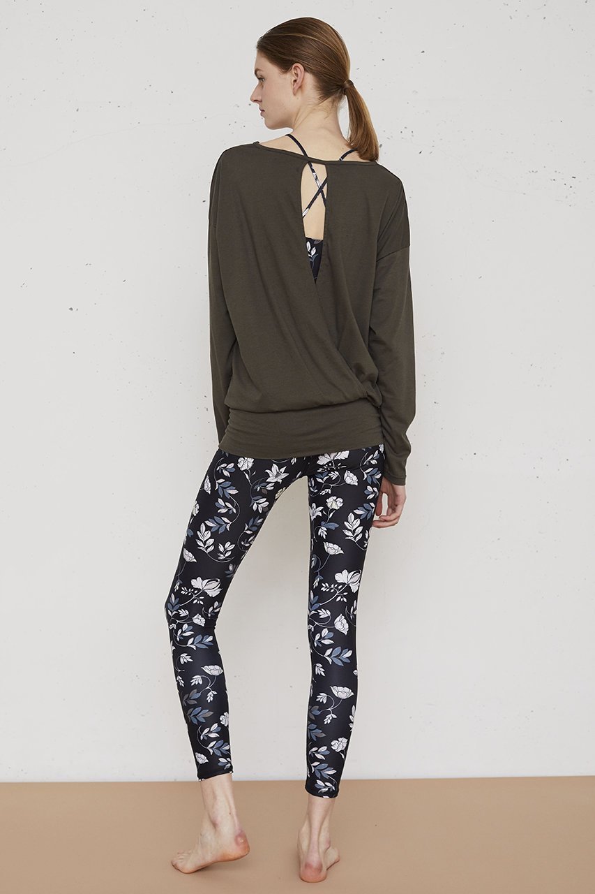 【ジュリエ/Julier】のカシミア天竺ロングスリーブプルオーバー 人気、トレンドファッション・服の通販 founy(ファニー) 　ファッション　Fashion　レディースファッション　WOMEN　トップス・カットソー　Tops/Tshirt　プルオーバー　Pullover　スポーツウェア　Sportswear　スポーツ トップス　Sports Tops　カシミア　Cashmere　カシミヤ　Cashmere　スポーツ　Sports　スリット　Slit　フィット　Fit　定番　Standard　other-7|ID: prp329100000044573 ipo3291000000031436740