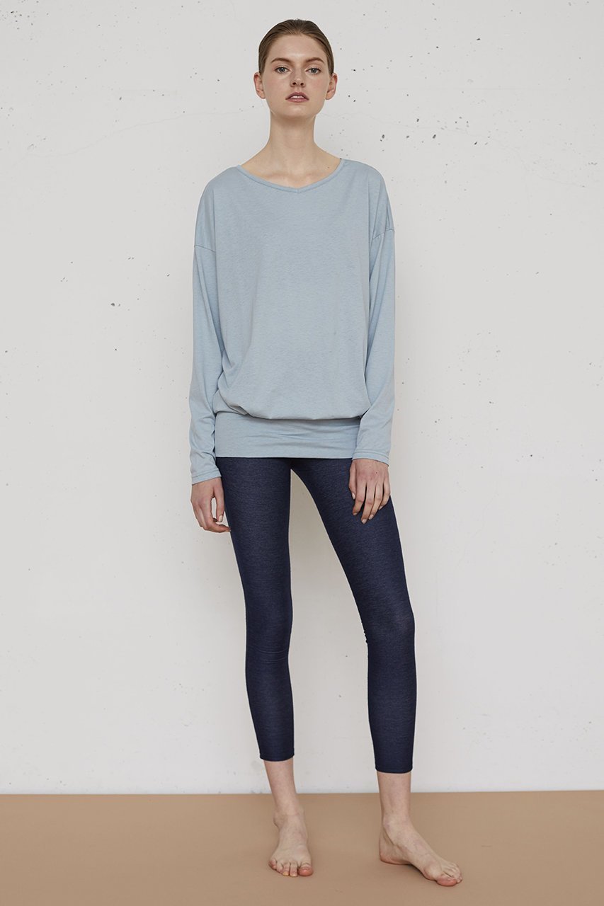 【ジュリエ/Julier】のカシミア天竺ロングスリーブプルオーバー 人気、トレンドファッション・服の通販 founy(ファニー) 　ファッション　Fashion　レディースファッション　Fashion for Women　トップス・カットソー　Cut & Sew Tops　カジュアルプルオーバー・ニットトップス　Pullovers & Knit Tops / Casual Pullovers　スポーツウェア　Functional & Stylish Sportswear　スポーツ トップス　Athletic Tops / Workout Tops / Training Shirts　スポーツ　Sports, Activewear　スリット　Slit, Slit Detail　フィット　Fit, Slim Fit　定番　Standard, Basic Item　other-8|ID: prp329100000044573 ipo3291000000035882777