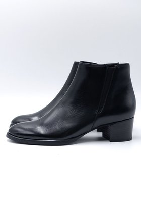 【ルカグロッシ/LucaGrossi】 チャンキーアンクルブーツ人気、トレンドファッション・服の通販 founy(ファニー) ファッション Fashion レディースファッション Fashion for Women アンクル Ankle-Length Design ショート Short, Short Length シンプル Simple, Minimal フォルム Silhouette, Form エレガント 上品 Elegant |ID:prp329100000047351