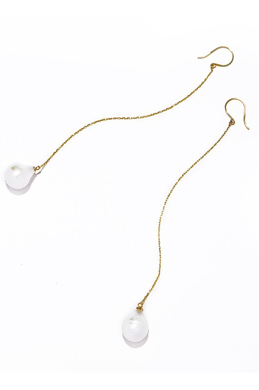 【ルボンボン/les bonbon】のblanc long ピアス 人気、トレンドファッション・服の通販 founy(ファニー) 　ファッション　Fashion　レディースファッション　Fashion for Women　ジュエリー　Jewelry　ファッションリング　Fashion Rings　イヤリング・フープ・ドロップタイプ　Hoop, Drop & Clip Earrings　イヤリング　Earrings　シェイプ　Shape, Slim Fit　チェーン　Chain, Chain Strap　ドロップ　Drop Shoulder, Dropped Style　バロック　Baroque, Baroque Design　パーティ　Party, Party Style　パール　Pearl, Pearl Accent　ロング　Long, Long-Length　エレガント 上品　Elegant　other-3|ID: prp329100000048343 ipo3291000000031338561
