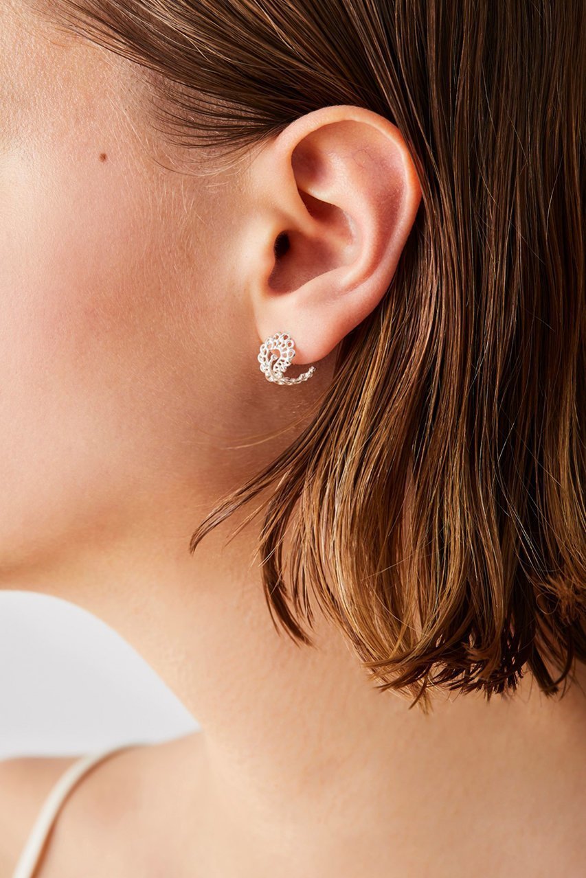 【カオル/KAORU】のPAISLEY シルバーピアス M 人気、トレンドファッション・服の通販 founy(ファニー) 　ファッション　Fashion　レディースファッション　Fashion for Women　ジュエリー　Jewelry　ファッションリング　Fashion Rings　イヤリング・フープ・ドロップタイプ　Hoop, Drop & Clip Earrings　イヤリング　Earrings　インド　Indian Textile　コレクション　Collection, Seasonal Line　シルバー　Silver, Metallic Silver　ペイズリー　Paisley, Ethnic Pattern　リュクス　Luxury, Elegant, High-End, Chic　other-2|ID: prp329100000049448 ipo3291000000031452998