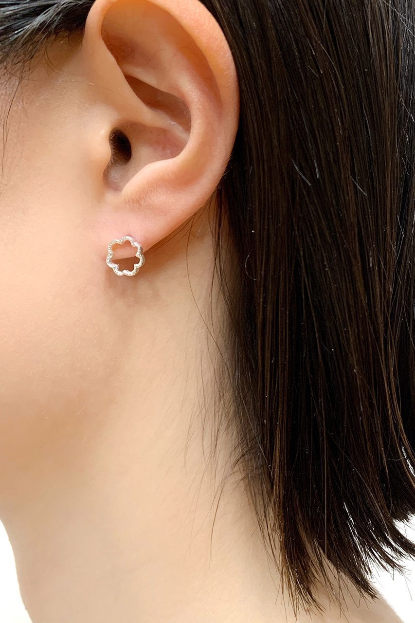 【カオル/KAORU】のMIMOSA シルバー ピアス 人気、トレンドファッション・服の通販 founy(ファニー) ファッション Fashion レディースファッション Fashion for Women ジュエリー Jewelry ファッションリング Fashion Rings イヤリング・フープ・ドロップタイプ Hoop, Drop & Clip Earrings おすすめ Recommended / Our Picks イヤリング Earrings シルバー Silver, Metallic Silver セットアップ Set-Up, Coordinated Outfit テクスチャー Texture, Textured Fabric ネックレス Necklace, Pendant Necklace フェミニン Feminine, Girly フラワー Flower, Floral モチーフ Motif, Design Theme other-2|ID: prp329100000049590 ipo3291000000031452938