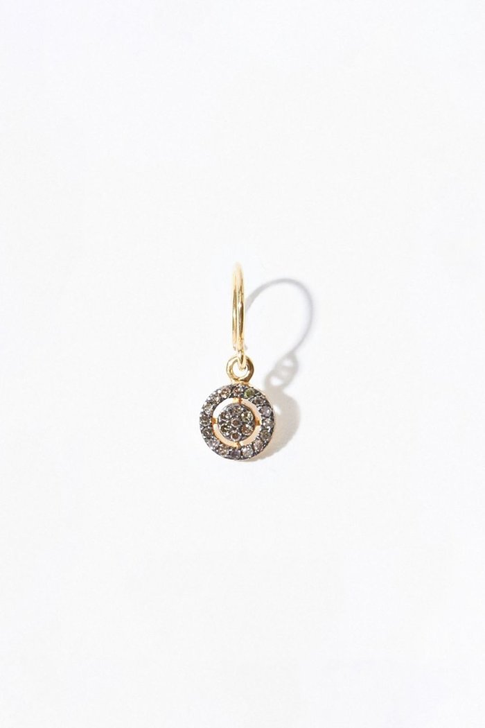 【アルティーダ ウード/ARTIDA OUD】の[glimmer] ディスク パヴェダイヤモンド シングルピアス インテリア・キッズ・メンズ・レディースファッション・服の通販 founy(ファニー) https://founy.com/ ファッション Fashion レディースファッション Fashion for Women ジュエリー Jewelry ファッションリング Fashion Rings イヤリング・フープ・ドロップタイプ Hoop, Drop & Clip Earrings イヤリング Earrings イヤーカフ Ear Cuffs インド Indian Textile コーティング Coating, Coated Finish サークル Circle, Round Design シルバー Silver, Metallic Silver ダイヤモンド Diamond, Brilliant Cut モチーフ Motif, Design Theme ラウンド Round, Round Neck 片耳 One-Ear, Single Earring |ID: prp329100001136253 ipo3291000000036111181