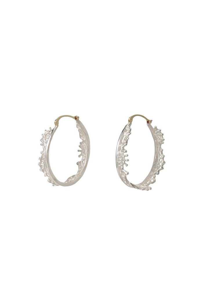 【カオル/KAORU】のFUSION シルバー ピアス L インテリア・キッズ・メンズ・レディースファッション・服の通販 founy(ファニー) https://founy.com/ ファッション Fashion レディースファッション Fashion for Women ジュエリー Jewelry ファッションリング Fashion Rings イヤリング・フープ・ドロップタイプ Hoop, Drop & Clip Earrings イヤリング Earrings シルバー Silver, Metallic Silver シンプル Simple, Minimal フープ Hoop, Hoop Earrings モチーフ Motif, Design Theme レース Lace, Lace Fabric 夏 Summer 春 Spring S/S・春夏 SS, Spring/Summer, Warm Season |ID: prp329100001166046 ipo3291000000035659844