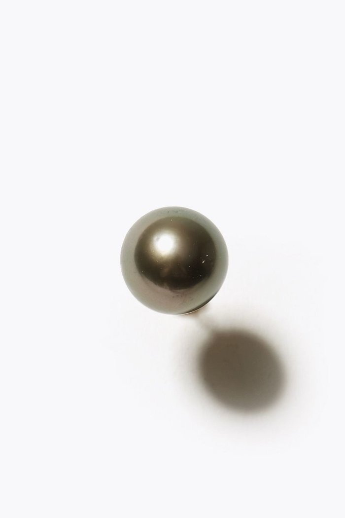 【アルティーダ ウード/ARTIDA OUD】の[philia] K10 南洋グレーパール 10mm スタッド シングル ピアス インテリア・キッズ・メンズ・レディースファッション・服の通販 founy(ファニー) https://founy.com/ ファッション Fashion レディースファッション Fashion for Women ジュエリー Jewelry ファッションリング Fashion Rings イヤリング・フープ・ドロップタイプ Hoop, Drop & Clip Earrings おすすめ Recommended / Our Picks アシンメトリー Asymmetrical Style イヤリング Earrings エレガント 上品 Elegant シンプル Simple, Minimal バランス Balance, Style Balance パール Pearl, Pearl Accent |ID: prp329100001215405 ipo3291000000035998808