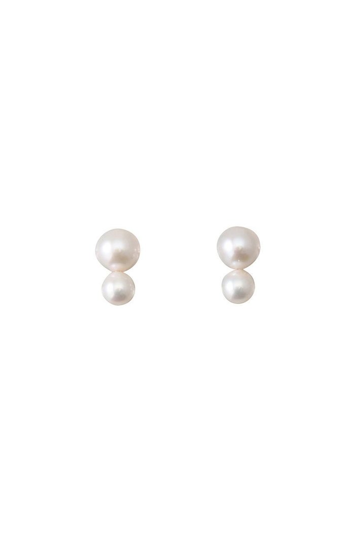 【ナチュラリジュエリ/NATURALI JEWELRY】のK10 デュオパールピアス インテリア・キッズ・メンズ・レディースファッション・服の通販 founy(ファニー) https://founy.com/ ファッション Fashion レディースファッション Fashion for Women ジュエリー Jewelry ファッションリング Fashion Rings イヤリング・フープ・ドロップタイプ Hoop, Drop & Clip Earrings おすすめ Recommended / Our Picks イヤリング Earrings イヤーカフ Ear Cuffs コンパクト Compact, Small Size シンプル Simple, Minimal パーティ Party, Party Style パール Pearl, Pearl Accent エレガント 上品 Elegant |ID: prp329100001366106 ipo3291000000030802380