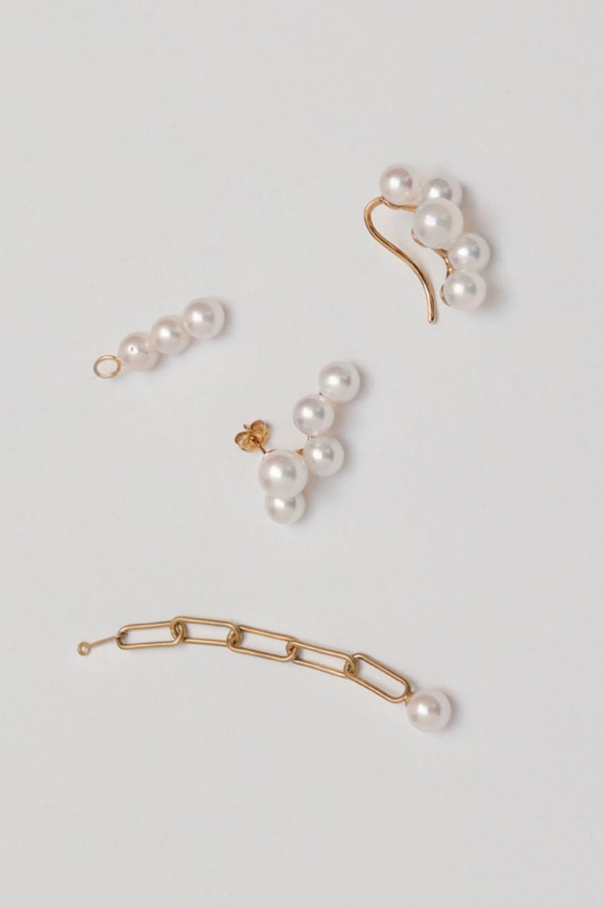 【アルティーダ ウード/ARTIDA OUD】のphilia アコヤパール ドロップス イヤーカフ(片耳用) 人気、トレンドファッション・服の通販 founy(ファニー) 　ファッション　Fashion　レディースファッション　Fashion for Women　ジュエリー　Jewelry　ファッションリング　Fashion Rings　イヤリング・フープ・ドロップタイプ　Hoop, Drop & Clip Earrings　イヤリング　Earrings　イヤーカフ　Ear Cuffs　エレガント 上品　Elegant　コレクション　Collection, Seasonal Line　片耳　One-Ear, Single Earring　シンプル　Simple, Minimal　バロック　Baroque, Baroque Design　パール　Pearl, Pearl Accent　ランダム　Random, Irregular　おすすめ　Recommended / Our Picks　other-4|ID: prp329100001550657 ipo3291000000035786296