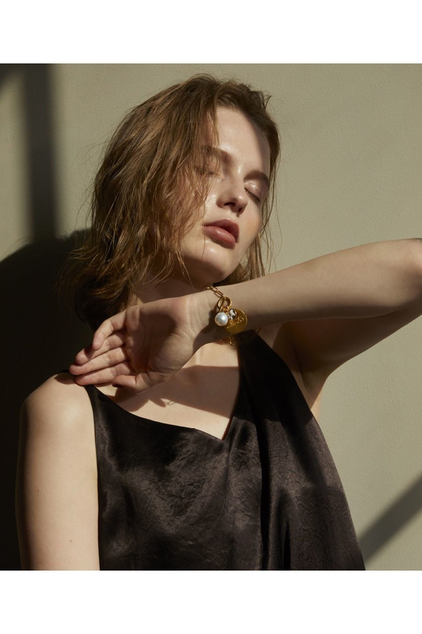 【アルティーダ ウード/ARTIDA OUD】の[basic] ビッグケーブルチェーン トグル ブレスレット 人気、トレンドファッション・服の通販 founy(ファニー) 　ファッション　Fashion　レディースファッション　Fashion for Women　ジュエリー　Jewelry　チェーン＆カフブレスレット　Cuff & Chain Bracelets　バングル・カフブレスレット　Bangles & Cuff Bracelets　シルバー　Silver, Metallic Silver　シンプル　Simple, Minimal　ストーン　Stone, Gem-Like　チェーン　Chain, Chain Strap　チャーム　Charm, Pendant　パール　Pearl, Pearl Accent　ブレスレット　Bracelet, Wristband　モダン　Modern, Contemporary　再入荷　Restock / Back in Stock　other-5|ID: prp329100001639262 ipo3291000000035855322