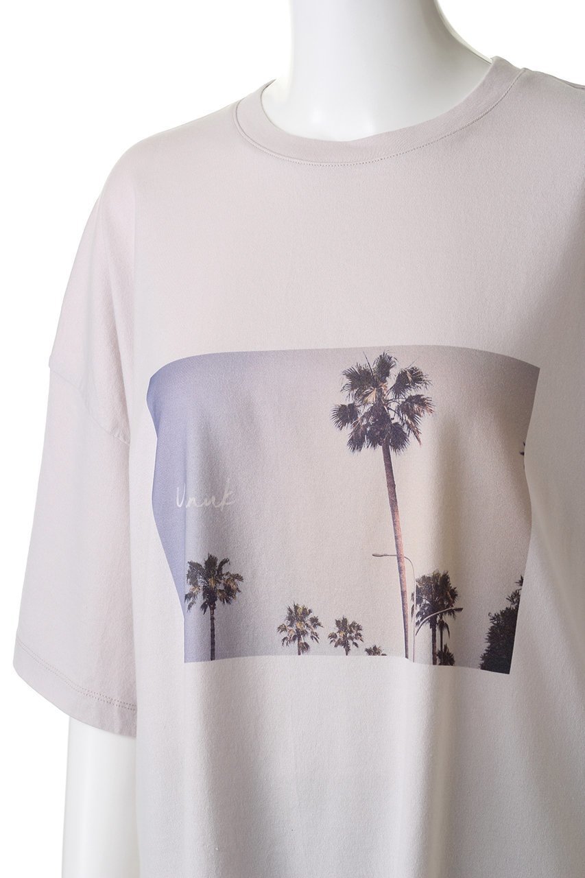 【ヤヌーク/YANUK】のプリントTシャツ 人気、トレンドファッション・服の通販 founy(ファニー) 　ファッション　Fashion　レディースファッション　Fashion for Women　トップス・カットソー　Cut & Sew Tops　シャツ・ブラウス・オフィスカジュアル　Elegant Blouses & Button-Ups　ロングTシャツ・Tシャツ　Longline T-Shirts & Tees　カットソー・ベーシックTシャツ　Cut-and-Sewn Tops / Stretch Tees & Basics　ショート　Short, Short Length　スリット　Slit, Slit Detail　スリーブ　Sleeve, Long Sleeve / Short Sleeve　プリント　Print, Printed Pattern　半袖　Short Sleeve, Half Sleeve　other-5|ID: prp329100002343440 ipo3291000000032839644
