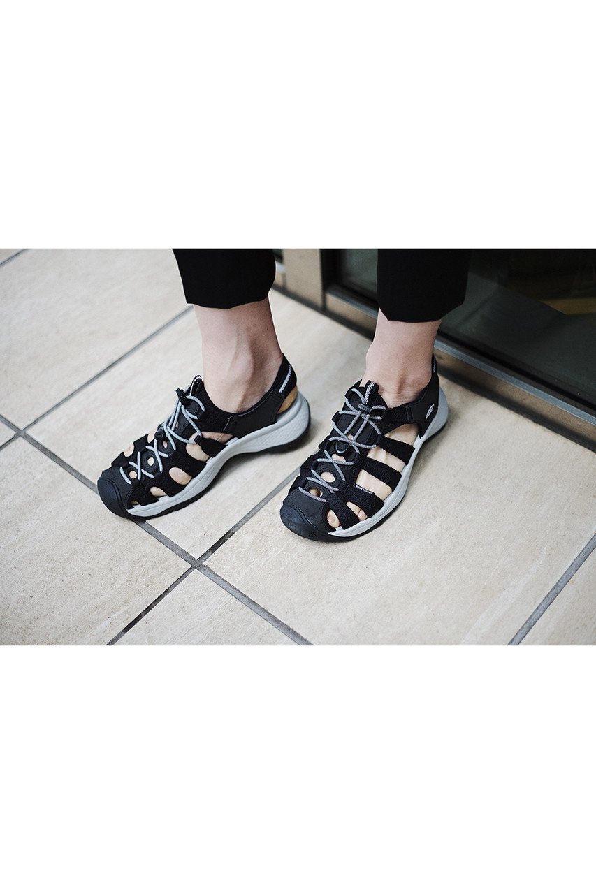 【キーン/KEEN】のアストリア ウエスト サンダル 人気、トレンドファッション・服の通販 founy(ファニー) 　ファッション　Fashion　レディースファッション　Fashion for Women　スポーツウェア　Functional & Stylish Sportswear　サンダル&ミュール　Sandals & Mules　スポーツシューズ・ランニングスニーカー　Athletic Shoes / Running Shoes / Training Sneakers　アウトドア　Outdoor Clothing　クッション　Cushion, Throw Pillow　軽量　Lightweight, Ultra Light　サンダル　Sandals, Summer Shoes　シューズ　Shoes, Footwear　スペシャル　Special, Limited Edition　スポーツ　Sports, Activewear　フィット　Fit, Slim Fit　フェミニン　Feminine, Girly　ライニング　Inner Lining, Inner Fabric, Lined　ラバー　Rubber, Rubber Sole　旅行　Travel　other-8|ID: prp329100002397236 ipo3291000000031426297
