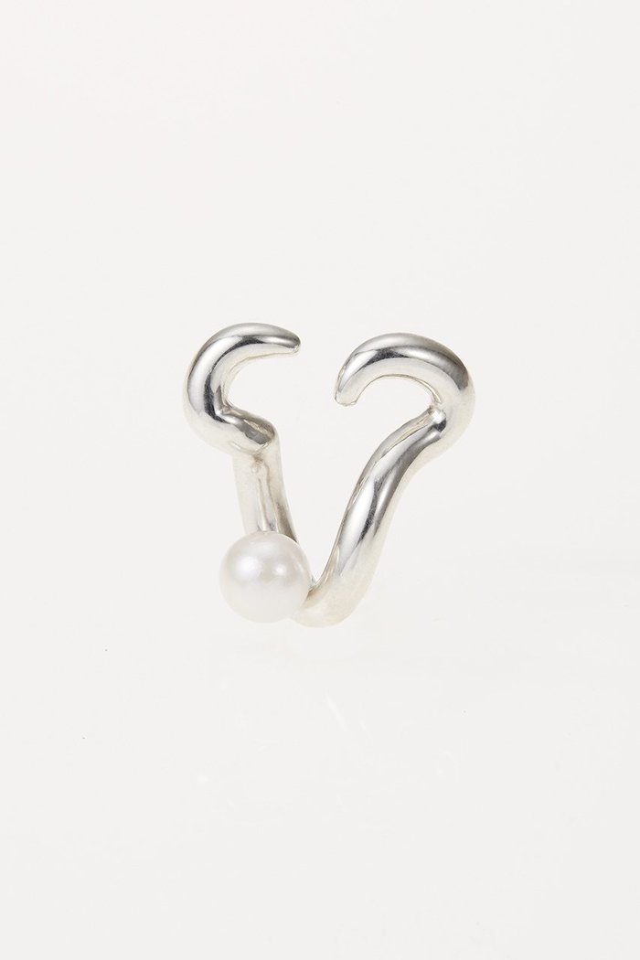 【エネイ/ENEY】のCONTOURS パールイヤカフ(片耳用) インテリア・キッズ・メンズ・レディースファッション・服の通販 founy(ファニー) https://founy.com/ ファッション Fashion レディースファッション Fashion for Women ジュエリー Jewelry ファッションリング Fashion Rings イヤリング・フープ・ドロップタイプ Hoop, Drop & Clip Earrings イヤリング Earrings パール Pearl, Pearl Accent フィット Fit, Slim Fit 片耳 One-Ear, Single Earring |ID: prp329100002489772 ipo3291000000035611272