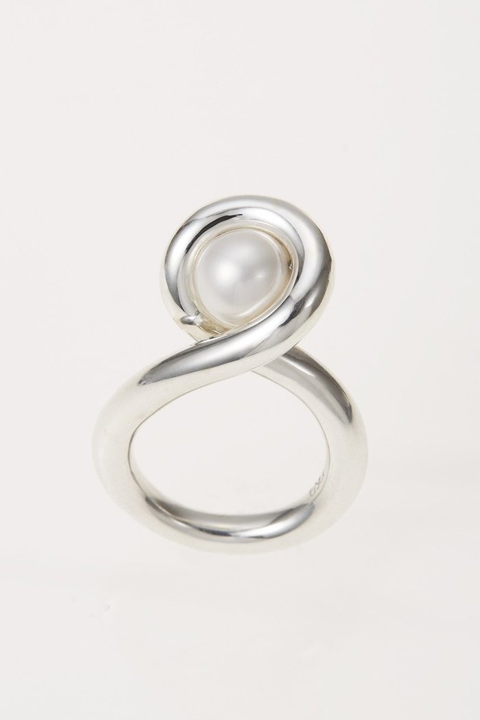 【エネイ/ENEY】のCONTOURS クロスパールリング インテリア・キッズ・メンズ・レディースファッション・服の通販 founy(ファニー) https://founy.com/ ファッション Fashion レディースファッション Fashion for Women ジュエリー Jewelry コレクション Collection, Seasonal Line パール Pearl, Pearl Accent フィット Fit, Slim Fit |ID: prp329100002489774 ipo3291000000036210340