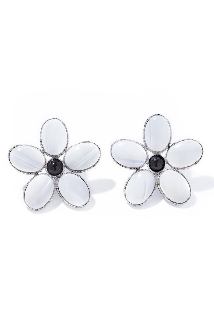 【イリスフォーセブン/IRIS 47】のMargaret イヤリング インテリア・キッズ・メンズ・レディースファッション・服の通販 founy(ファニー) https://founy.com/ ファッション Fashion レディースファッション Fashion for Women ジュエリー Jewelry ファッションリング Fashion Rings イヤリング・フープ・ドロップタイプ Hoop, Drop & Clip Earrings イヤリング Earrings シンプル Simple, Minimal ジュエリー Jewelry, Accessories モダン Modern, Contemporary モノトーン Monotone, Black and White |ID: prp329100002713661 ipo3291000000035657050