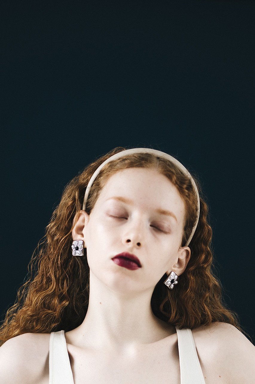 【イリスフォーセブン/IRIS 47】のPoppy イヤリング 人気、トレンドファッション・服の通販 founy(ファニー) 　ファッション　Fashion　レディースファッション　Fashion for Women　ジュエリー　Jewelry　ファッションリング　Fashion Rings　イヤリング・フープ・ドロップタイプ　Hoop, Drop & Clip Earrings　イヤリング　Earrings　ジュエリー　Jewelry, Accessories　スクエア　Square, Square Shape　パール　Pearl, Pearl Accent　フェミニン　Feminine, Girly　フォルム　Silhouette, Form　モダン　Modern, Contemporary　モノトーン　Monotone, Black and White　ヴィンテージ　Vintage Style　帽子　Hat, Headwear　other-2|ID: prp329100002713662 ipo3291000000035657059