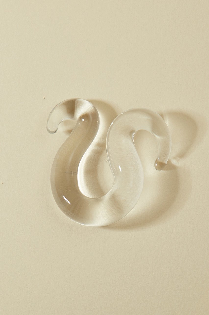 【アドリン ヒュー/Adlin Hue】のCisera Glass Ear cuff インテリア・キッズ・メンズ・レディースファッション・服の通販 founy(ファニー) 　ファッション　Fashion　レディースファッション　Fashion for Women　ジュエリー　Jewelry　ファッションリング　Fashion Rings　イヤリング・フープ・ドロップタイプ　Hoop, Drop & Clip Earrings　イヤリング　Earrings　ガラス　Glass, Glassware　フィット　Fit, Slim Fit　フォルム　Silhouette, Form　クリア|ID: prp329100002797533 ipo3291000000035760782