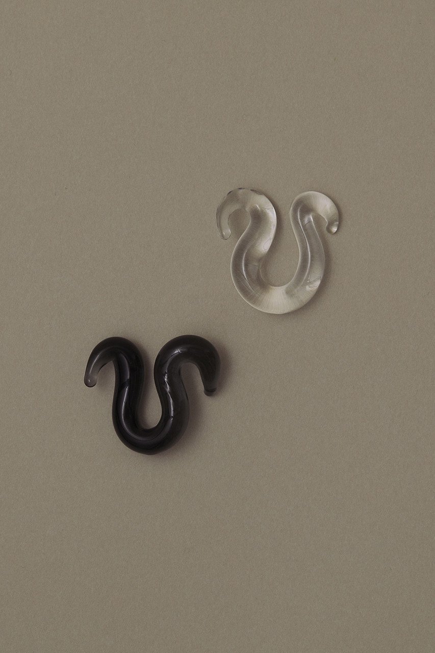 【アドリン ヒュー/Adlin Hue】のCisera Glass Ear cuff 人気、トレンドファッション・服の通販 founy(ファニー) 　ファッション　Fashion　レディースファッション　Fashion for Women　ジュエリー　Jewelry　ファッションリング　Fashion Rings　イヤリング・フープ・ドロップタイプ　Hoop, Drop & Clip Earrings　イヤリング　Earrings　ガラス　Glass, Glassware　フィット　Fit, Slim Fit　フォルム　Silhouette, Form　other-4|ID: prp329100002797533 ipo3291000000035760787