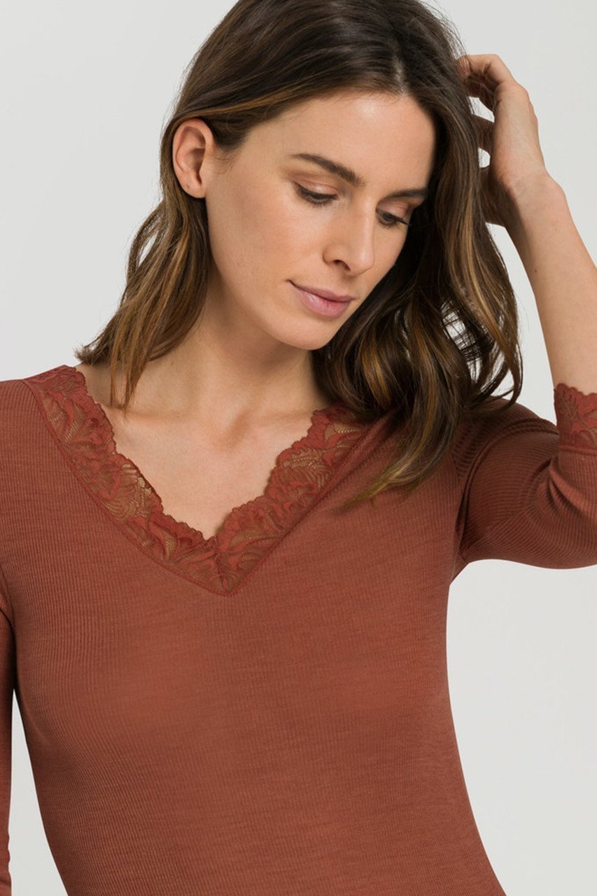 【ハンロ/HANRO】の22AW WOOLEN LACE七分袖 人気、トレンドファッション・服の通販 founy(ファニー) 　ファッション　Fashion　レディースファッション　Fashion for Women　下着・ランジェリー　Lingerie & Intimates　その他ランジェリー・インナーアイテム　Other Lingerie / Intimates　2022年　2022　2022-2023秋冬・A/W　Autumn/Winter 2022–23 AW22–23　おすすめ　Recommended / Our Picks　インナー　Innerwear　シルク　Silk, 100% Silk　セットアップ　Set-Up, Coordinated Outfit　フィット　Fit, Slim Fit　ランジェリー　Lingerie, Intimate Wear　レース　Lace, Lace Fabric　A/W・秋冬　Autumn/Winter　other-8|ID: prp329100002818041 ipo3291000000035335767