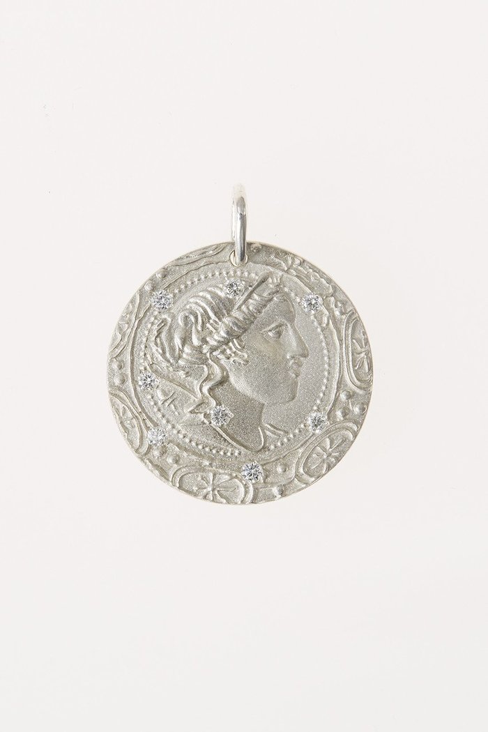 【エネイ/ENEY】のCOINS シルバーARTEMISチャーム インテリア・キッズ・メンズ・レディースファッション・服の通販 founy(ファニー) https://founy.com/ ファッション Fashion レディースファッション Fashion for Women コイン Coin, Coin Design コレクション Collection, Seasonal Line シルバー Silver, Metallic Silver チャーム Charm, Pendant |ID: prp329100002940319 ipo3291000000036147017