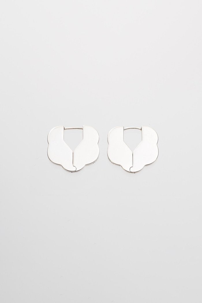 【プラウ/PLOW】のFlower ピアス S インテリア・キッズ・メンズ・レディースファッション・服の通販 founy(ファニー) https://founy.com/ ファッション Fashion レディースファッション Fashion for Women ジュエリー Jewelry ファッションリング Fashion Rings イヤリング・フープ・ドロップタイプ Hoop, Drop & Clip Earrings イヤリング Earrings シンプル Simple, Minimal フラット Flat, Flat Shoes フラワー Flower, Floral モチーフ Motif, Design Theme エレガント 上品 Elegant |ID: prp329100002989292 ipo3291000000036200235