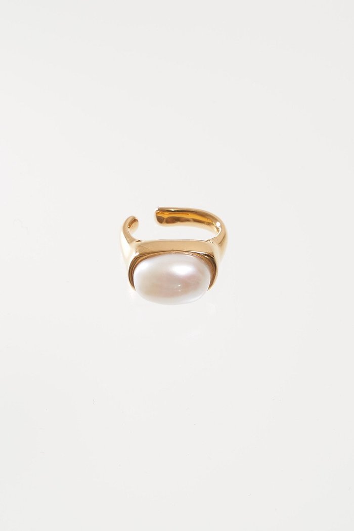 【プラウ/PLOW】のPearl イヤーカフ(片耳用) インテリア・キッズ・メンズ・レディースファッション・服の通販 founy(ファニー) https://founy.com/ ファッション Fashion レディースファッション Fashion for Women ジュエリー Jewelry ファッションリング Fashion Rings イヤリング・フープ・ドロップタイプ Hoop, Drop & Clip Earrings とろみ Fluid, Flowy Fabric アンティーク Antique-Inspired イヤリング Earrings イヤーカフ Ear Cuffs エレガント 上品 Elegant ジュエリー Jewelry, Accessories パール Pearl, Pearl Accent フォーマル Formal, Dressy モダン Modern, Contemporary 片耳 One-Ear, Single Earring |ID: prp329100002989297 ipo3291000000036109667