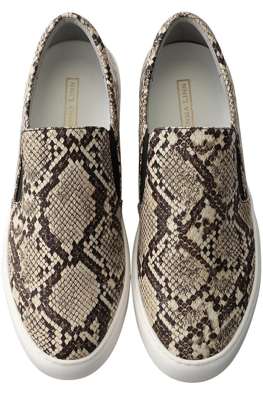 【ダニエラ アンド ジェマ/Daniella & GEMMA】の【レイン対応】クロコ型押しスリッポン 人気、トレンドファッション・服の通販 founy(ファニー) 　ファッション　Fashion　レディースファッション　Fashion for Women　クロコ　Crocodile, Croc Embossed　スニーカー　Sneakers, Trainers　スリッポン　Slip-On, Loafer　フィット　Fit, Slim Fit　フラット　Flat, Flat Shoes　レイン　Rain, Rainproof　軽量　Lightweight, Ultra Light　other-2|ID: prp329100002993488 ipo3291000000036235545