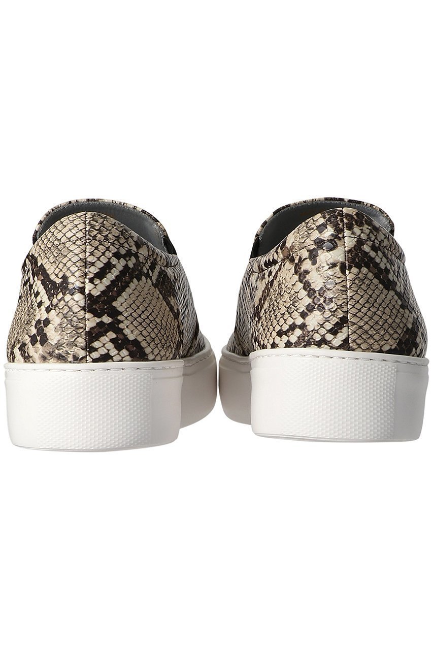 【ダニエラ アンド ジェマ/Daniella & GEMMA】の【レイン対応】クロコ型押しスリッポン 人気、トレンドファッション・服の通販 founy(ファニー) 　ファッション　Fashion　レディースファッション　Fashion for Women　クロコ　Crocodile, Croc Embossed　スニーカー　Sneakers, Trainers　スリッポン　Slip-On, Loafer　フィット　Fit, Slim Fit　フラット　Flat, Flat Shoes　レイン　Rain, Rainproof　軽量　Lightweight, Ultra Light　other-3|ID: prp329100002993488 ipo3291000000036235546