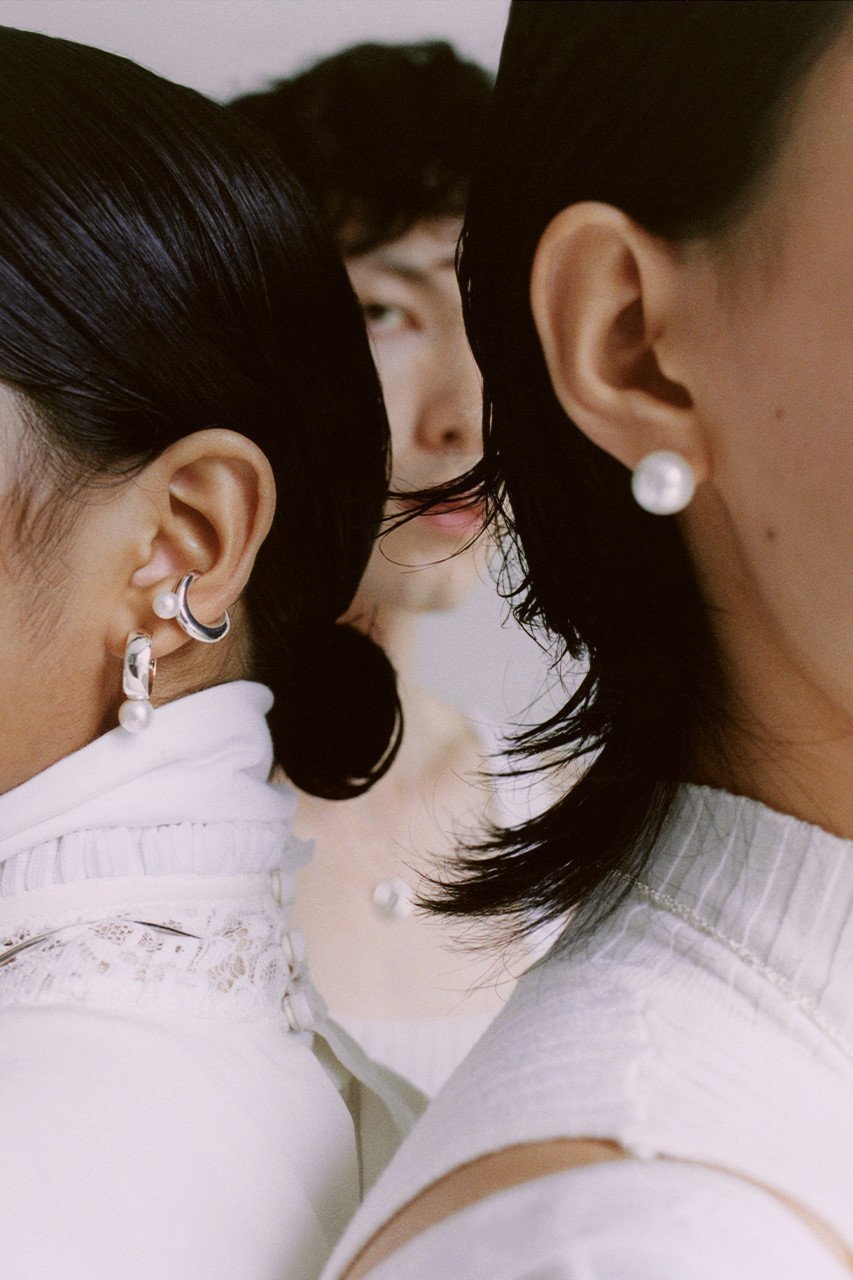 【サラース/SARARTH】のFAKE PEARL シルバーワイドイヤーカフ 人気、トレンドファッション・服の通販 founy(ファニー) 　ファッション　Fashion　レディースファッション　Fashion for Women　ジュエリー　Jewelry　ファッションリング　Fashion Rings　イヤリング・フープ・ドロップタイプ　Hoop, Drop & Clip Earrings　イヤリング　Earrings　ガラス　Glass, Glassware　パール　Pearl, Pearl Accent　other-3|ID: prp329100003004023 ipo3291000000036189842