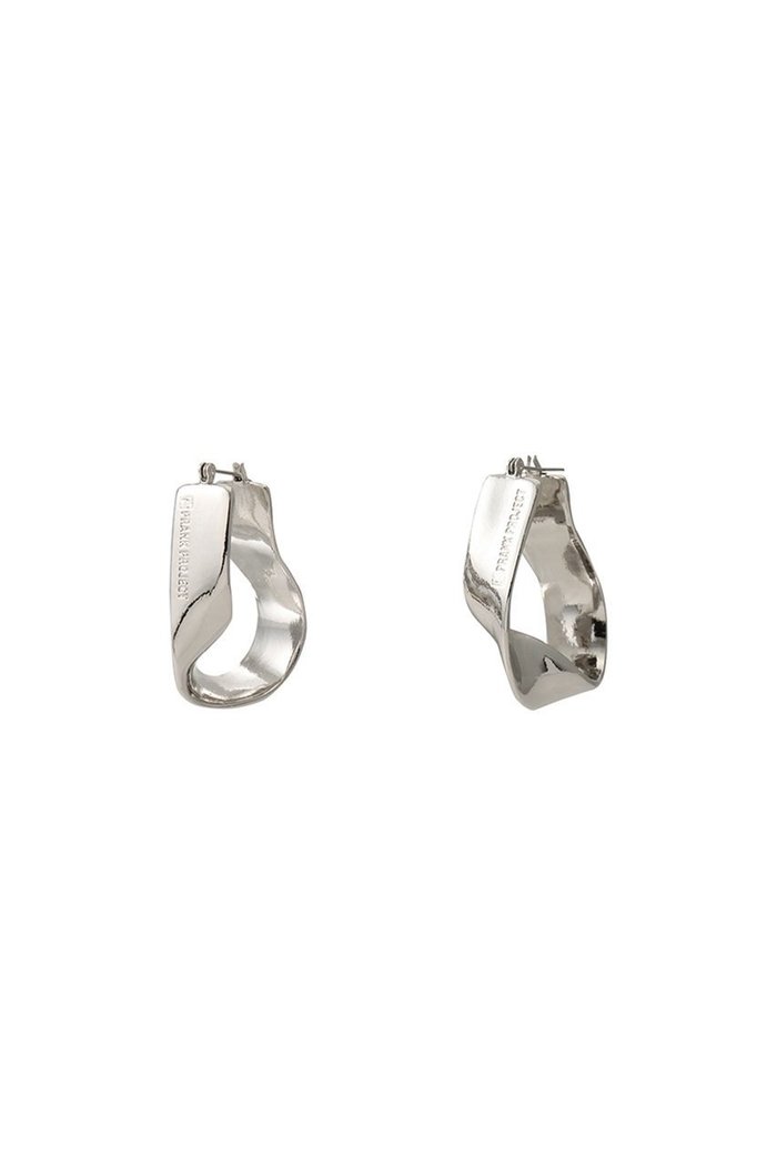 【プランク プロジェクト/PRANK PROJECT】のプラチナコーティングロゴプレートツイストピアス/Platinum Coated Logo Plate Twisted Earrings インテリア・キッズ・メンズ・レディースファッション・服の通販 founy(ファニー) https://founy.com/ ファッション Fashion レディースファッション Fashion for Women アウター Coat / Outerwear Collection コート・ロングコート・ピーコート Long Coats, Peacoats & More ジュエリー Jewelry ファッションリング Fashion Rings イヤリング・フープ・ドロップタイプ Hoop, Drop & Clip Earrings イヤリング Earrings シンプル Simple, Minimal フープ Hoop, Hoop Earrings エレガント 上品 Elegant |ID: prp329100003135174 ipo3291000000036109751