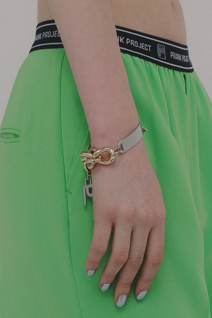 【プランク プロジェクト/PRANK PROJECT】のロゴプレートビックチェーンブレス / Logo Plate Big Chain Bracelet 人気、トレンドファッション・服の通販 founy(ファニー) 　ファッション　Fashion　レディースファッション　Fashion for Women　ジュエリー　Jewelry　チェーン＆カフブレスレット　Cuff & Chain Bracelets　バングル・カフブレスレット　Bangles & Cuff Bracelets　おすすめ　Recommended / Our Picks　シルバー　Silver, Metallic Silver　シンプル　Simple, Minimal　チェーン　Chain, Chain Strap　ブレスレット　Bracelet, Wristband　プレート　Plate, Dish　other-6|ID: prp329100003135177 ipo3291000000034419855