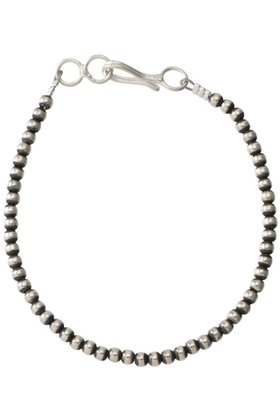 【エリッカ ニコラス ビゲイ/ERICKA NICOLAS BEGAY】のNavajo 3mmパールブレスレット 人気、トレンドファッション・服の通販 founy(ファニー) ファッション Fashion レディースファッション Fashion for Women ジュエリー Jewelry チェーン＆カフブレスレット Cuff & Chain Bracelets バングル・カフブレスレット Bangles & Cuff Bracelets おすすめ Recommended / Our Picks ネックレス Necklace, Pendant Necklace パール Pearl, Pearl Accent ブレスレット Bracelet, Wristband |ID:prp329100003157329