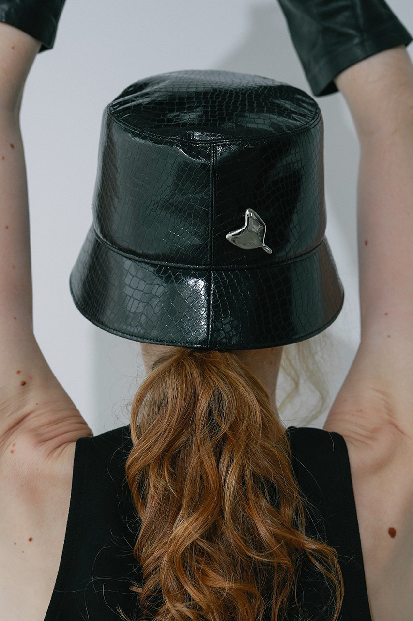【イリスフォーセブン/IRIS 47】のvein bucket ハット 人気、トレンドファッション・服の通販 founy(ファニー) 　ファッション　Fashion　レディースファッション　Fashion for Women　キャップ&ハット　Hats & Caps　フェイクレザー　Faux Leather, PU Leather　フェミニン　Feminine, Girly　モノトーン　Monotone, Black and White　帽子　Hat, Headwear　other-3|ID: prp329100003195217 ipo3291000000032851571