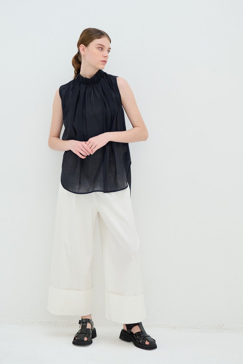 【ランバン オン ブルー/LANVIN en Bleu】のスタンドネックブラウス 人気、トレンドファッション・服の通販 founy(ファニー) 　ファッション　Fashion　レディースファッション　Ladies' Fashion Online　トップス・カットソー　Tops/Tshirt　キャミソール / ノースリーブ　No Sleeves　シャツ/ブラウス　Shirts/Blouses　ギャザー　Gather　スタンド　Stand　ドット　Dot　ドレープ　Drape　ノースリーブ　No Sleeve　ファブリック　Fabric　フランス　France　ランダム　Random　エレガント 上品　Elegant　 other-1|ID: prp329100003271441 ipo3291000000032436175