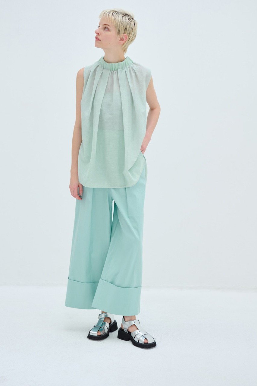 【ランバン オン ブルー/LANVIN en Bleu】のスタンドネックブラウス インテリア・キッズ・メンズ・レディースファッション・服の通販 founy(ファニー) 　ファッション　Fashion　レディースファッション　Ladies' Fashion Online　トップス・カットソー　Tops/Tshirt　キャミソール / ノースリーブ　No Sleeves　シャツ/ブラウス　Shirts/Blouses　ギャザー　Gather　スタンド　Stand　ドット　Dot　ドレープ　Drape　ノースリーブ　No Sleeve　ファブリック　Fabric　フランス　France　ランダム　Random　エレガント 上品　Elegant　グリーン|ID: prp329100003271441 ipo3291000000032436177