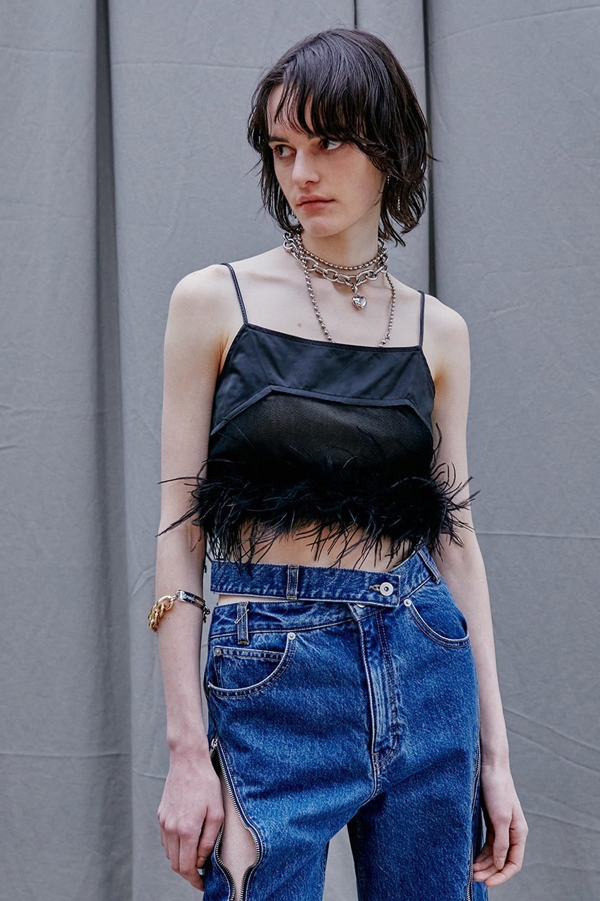 【プランク プロジェクト/PRANK PROJECT】のコンビネーションキャミソールダブルフェザーファー / Combination Camisole Double Feather Fur 人気、トレンドファッション・服の通販 founy(ファニー) ファッション Fashion レディースファッション Fashion for Women トップス・カットソー Cut & Sew Tops キャミソール&ノースリーブ Camisoles & Sleeveless Tops シャツ・ブラウス・オフィスカジュアル Elegant Blouses & Button-Ups ロングTシャツ・Tシャツ Longline T-Shirts & Tees カットソー・ベーシックTシャツ Cut-and-Sewn Tops / Stretch Tees & Basics おすすめ Recommended / Our Picks キャミソール Camisole, Spaghetti Strap Top サテン Satin, Glossy Fabric スリーブ Sleeve, Long Sleeve / Short Sleeve タンク Tank Top, Sleeveless Top ビスチェ Bustier, Corset Top フェザー Feather, Feather Detail メッシュ Mesh, Net Fabric ロング Long, Long-Length other-8|ID: prp329100003271520 ipo3291000000032854586