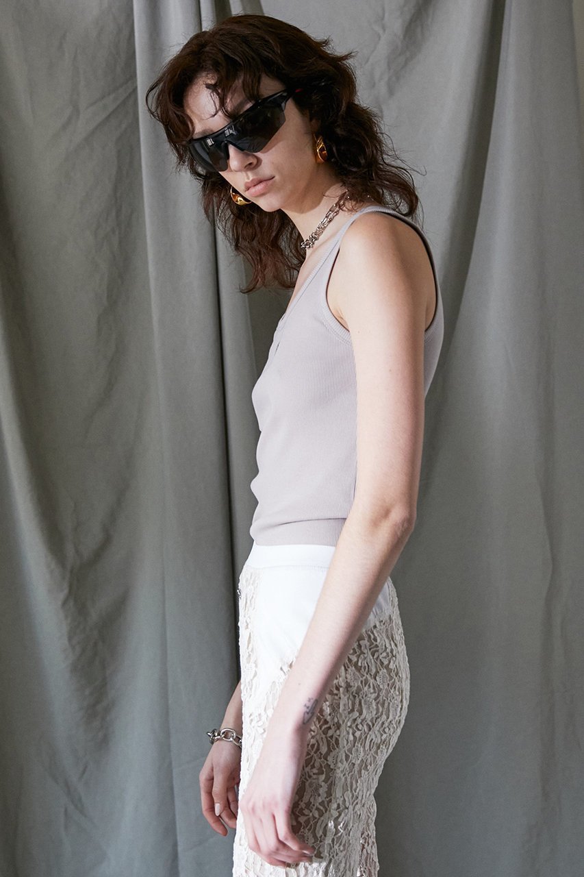 【プランク プロジェクト/PRANK PROJECT】のメタルプレートリブタンク / Metal Plate Rib Tank Top 人気、トレンドファッション・服の通販 founy(ファニー) 　ファッション　Fashion　レディースファッション　Fashion for Women　トップス・カットソー　Cut & Sew Tops　キャミソール&ノースリーブ　Camisoles & Sleeveless Tops　シャツ・ブラウス・オフィスカジュアル　Elegant Blouses & Button-Ups　ロングTシャツ・Tシャツ　Longline T-Shirts & Tees　カットソー・ベーシックTシャツ　Cut-and-Sewn Tops / Stretch Tees & Basics　キャミソール　Camisole, Spaghetti Strap Top　シンプル　Simple, Minimal　スクエア　Square, Square Shape　タンク　Tank Top, Sleeveless Top　フロント　Front, Front Design　プレート　Plate, Dish　メタル　Metal, Metal Parts　other-7|ID: prp329100003271535 ipo3291000000032855609