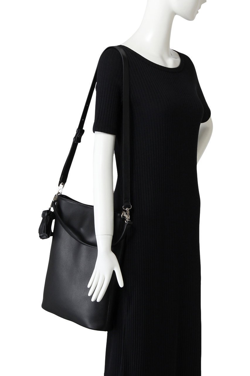 【メゾンスペシャル/MAISON SPECIAL】の【UNISEX】巾着チャーム付きレザー2WAYショルダーバッグ 人気、トレンドファッション・服の通販 founy(ファニー) 　ファッション　Fashion　レディースファッション　Fashion for Women　バッグ　Bags　ユニセックス　Unisex, Genderless　スクエア　Square, Square Shape　チャーム　Charm, Pendant　フォルム　Silhouette, Form　ポケット　Pocket, Pocket Detail　巾着　Drawstring Bag, Kinchaku　other-2|ID: prp329100003283666 ipo3291000000032794705