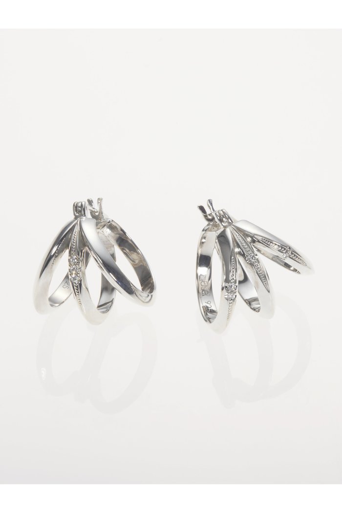 【エネイ/ENEY】のMEBUKI ピアス インテリア・キッズ・メンズ・レディースファッション・服の通販 founy(ファニー) https://founy.com/ ファッション Fashion レディースファッション Fashion for Women ジュエリー Jewelry ファッションリング Fashion Rings イヤリング・フープ・ドロップタイプ Hoop, Drop & Clip Earrings アシンメトリー Asymmetrical Style イヤリング Earrings カッティング Cutting Detail コレクション Collection, Seasonal Line ダイヤモンド Diamond, Brilliant Cut フープ Hoop, Hoop Earrings |ID: prp329100003345325 ipo3291000000036146947