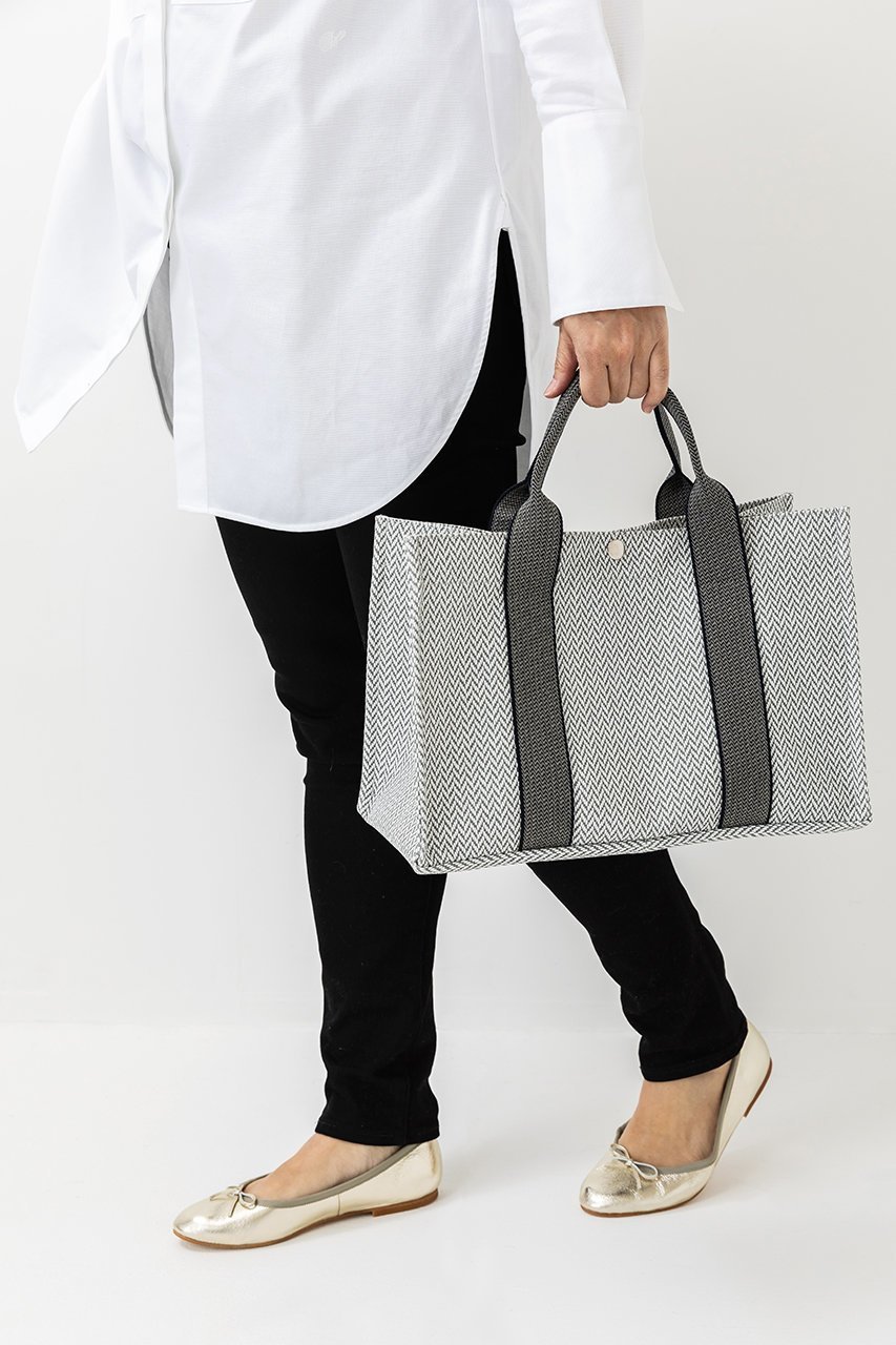 【フランソワレニエ/FRANCOIS RENIER】のCHEVRONA スクエアトート 人気、トレンドファッション・服の通販 founy(ファニー) 　ファッション　Fashion　レディースファッション　Fashion for Women　バッグ　Bags　クラシック　Classic, Timeless Style　シンプル　Simple, Minimal　スクエア　Square, Square Shape　フォルム　Silhouette, Form　モダン　Modern, Contemporary　other-2|ID: prp329100003361777 ipo3291000000035692319