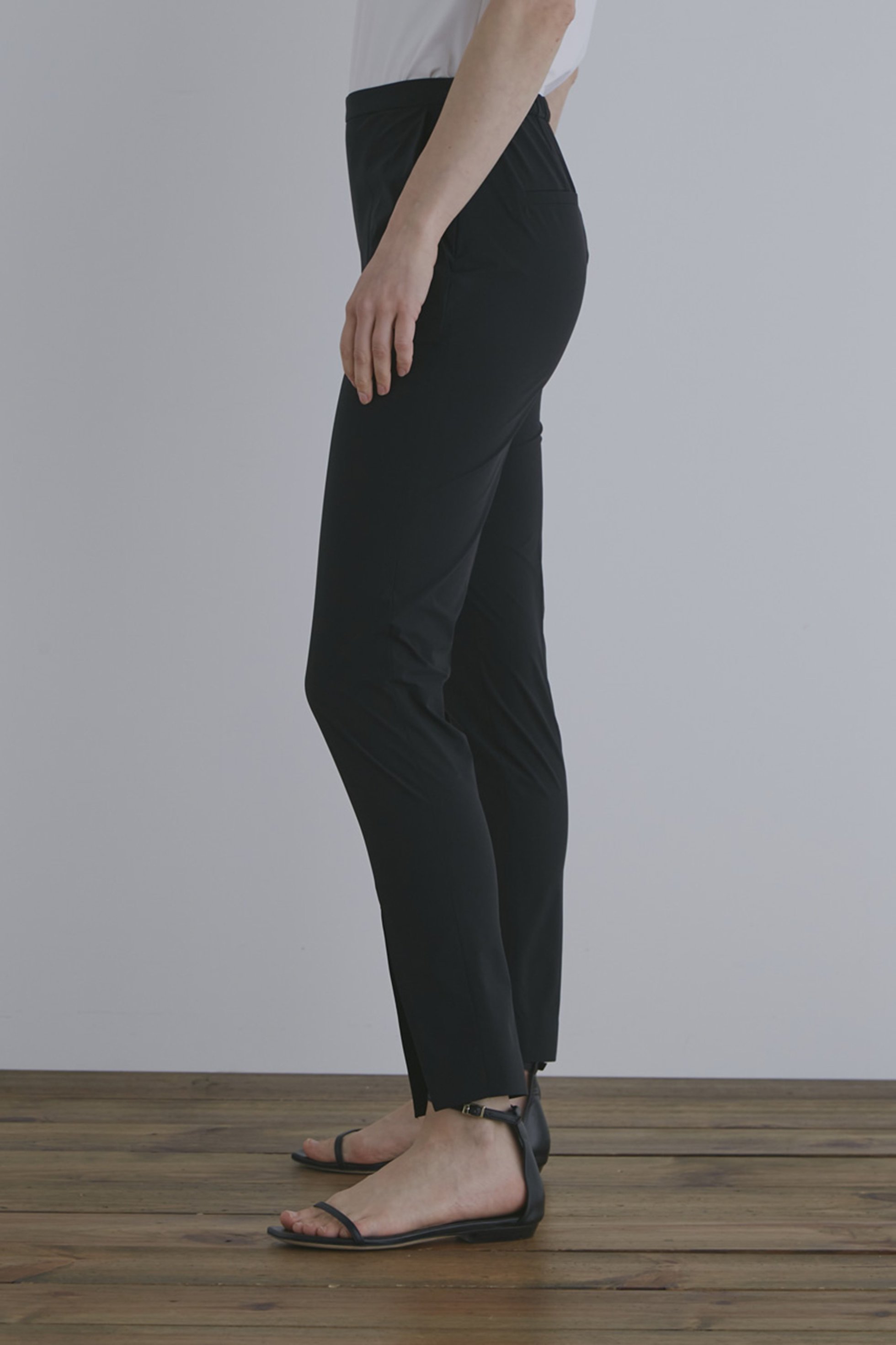【ル フィル/LE PHIL】のSOLOTEXブロードセンタースリットパンツ 人気、トレンドファッション・服の通販 founy(ファニー) 　ファッション　Fashion　レディースファッション　WOMEN　パンツ　Pants　ストレッチ　Stretch　スリット　Slit　ブロード　Broad　夏　Summer　定番　Standard　旅行　Travel　other-8|ID: prp329100003377161 ipo3291000000031461158