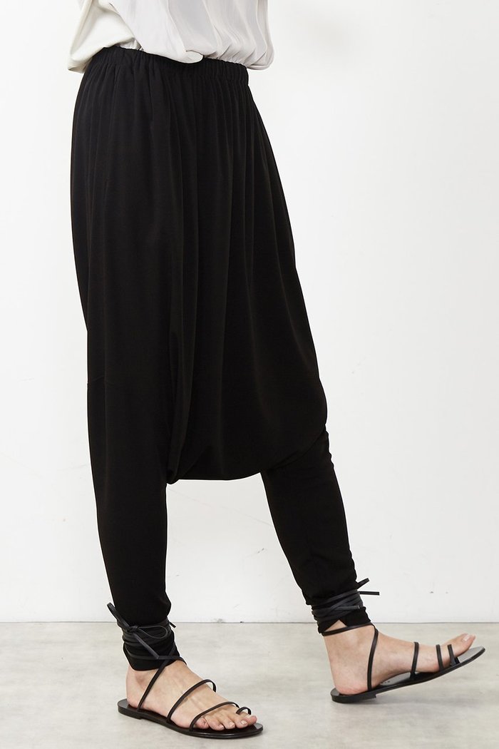 【プレインピープル/PLAIN PEOPLE】のトリアセテートサルエルパンツ インテリア・キッズ・メンズ・レディースファッション・服の通販 founy(ファニー) https://founy.com/ ファッション Fashion レディースファッション WOMEN パンツ Pants ドレープ Drape 夏 Summer 定番 Standard |ID: prp329100003379788 ipo3291000000022461456