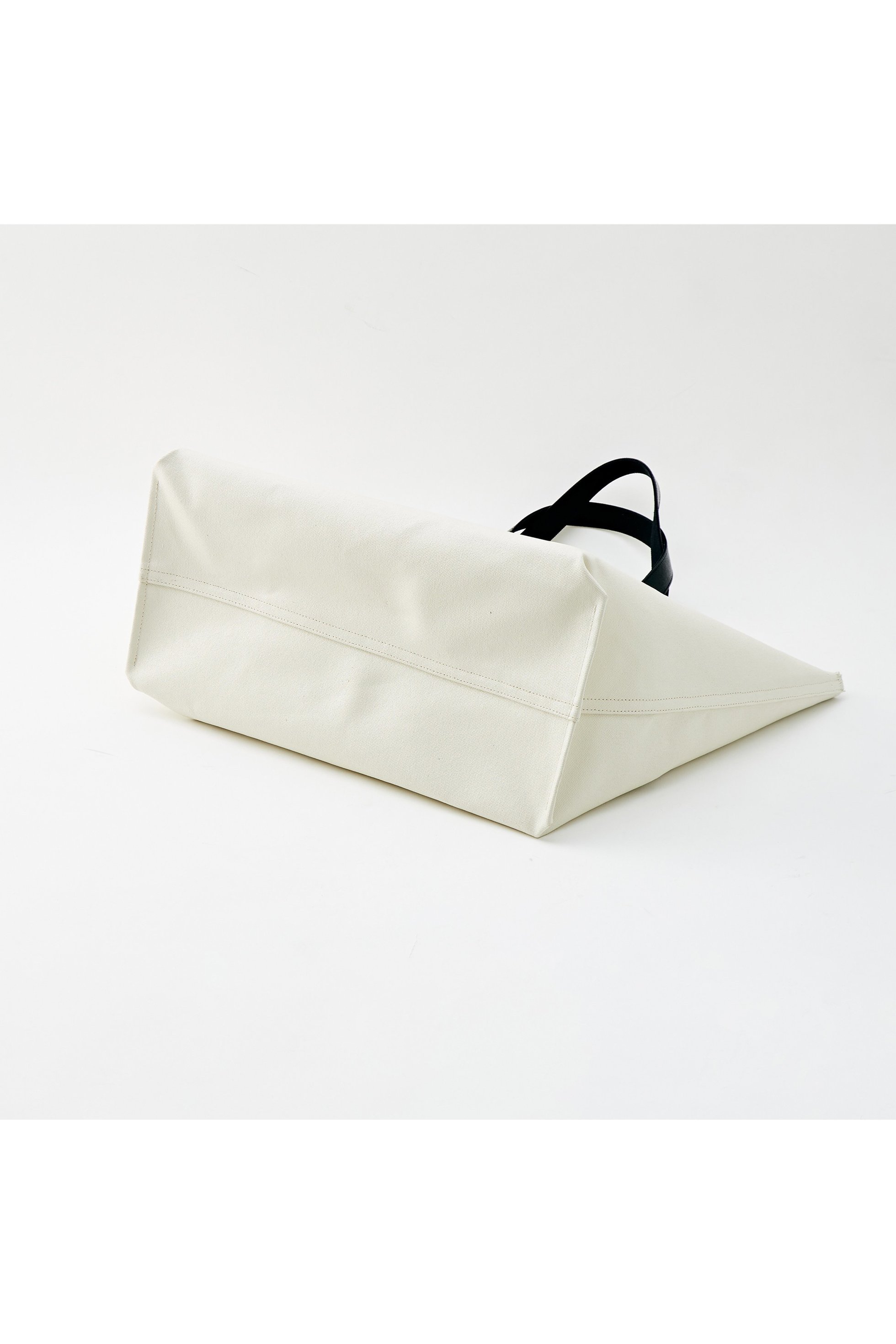【プレインピープル/PLAIN PEOPLE】の【THE PURSE】トートバッグ CAVIAR BOAT TOTE L 人気、トレンドファッション・服の通販 founy(ファニー) 　ファッション　Fashion　レディースファッション　Fashion for Women　バッグ　Bags　アクリル　Acrylic Material　コーティング　Coating, Coated Finish　シンプル　Simple, Minimal　ベーシック　Basic, Essential　other-5|ID: prp329100003425439 ipo3291000000032782451