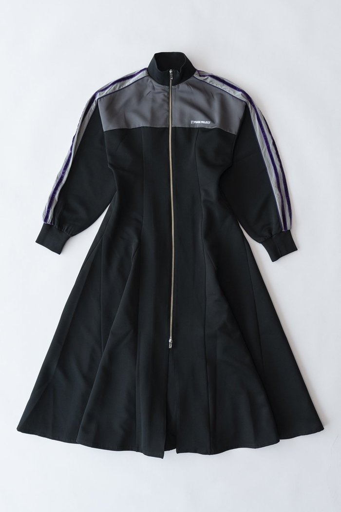 【プランク プロジェクト/PRANK PROJECT】のトラックマキシワンピース / Track Maxi One Piece インテリア・キッズ・メンズ・レディースファッション・服の通販 founy(ファニー) https://founy.com/ ファッション Fashion レディースファッション Fashion for Women ワンピース Dresses チュニック Tunic Tops & Dresses マキシ丈ワンピース・ロングドレス Maxi Dresses / Long One-Pieces ウォッシャブル Machine Washable シェイプ Shape, Slim Fit ストレッチ Stretch, Stretchy Fabric チュニック Tunic, Long Top フレア Flare, Flared ブロッキング Color Blocking, Panel Design リラックス Relax, Relaxed Fit ロング Long, Long-Length |ID: prp329100003478520 ipo3291000000032901484